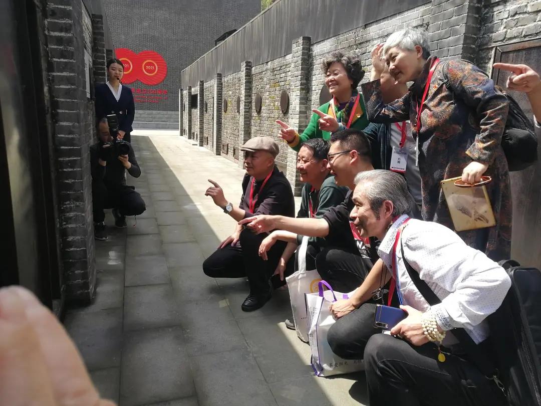 学百年党史 聚奋进力量——四川省经济文化协会组织书法家参加庆祝建党100周年百人百米长卷书法献礼